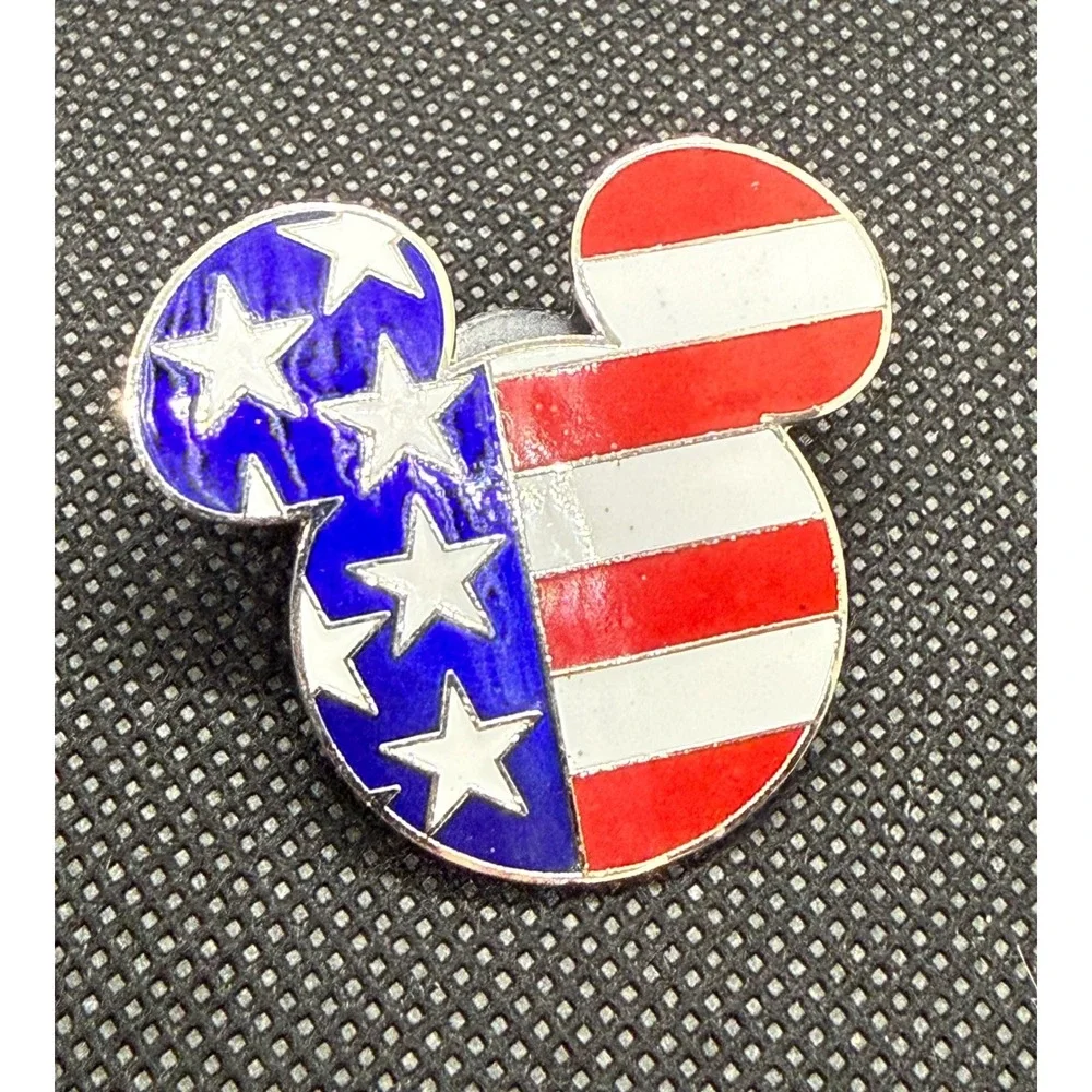 Disney Pin Trading 2002 Mickey Mouse American Flag Stars Stripes Patriotic Pin
